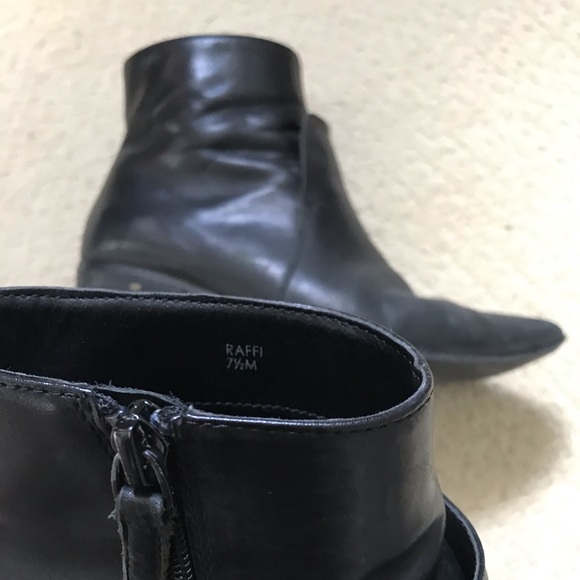 Used Tahari Raffi Boots - Picture 4 of 8